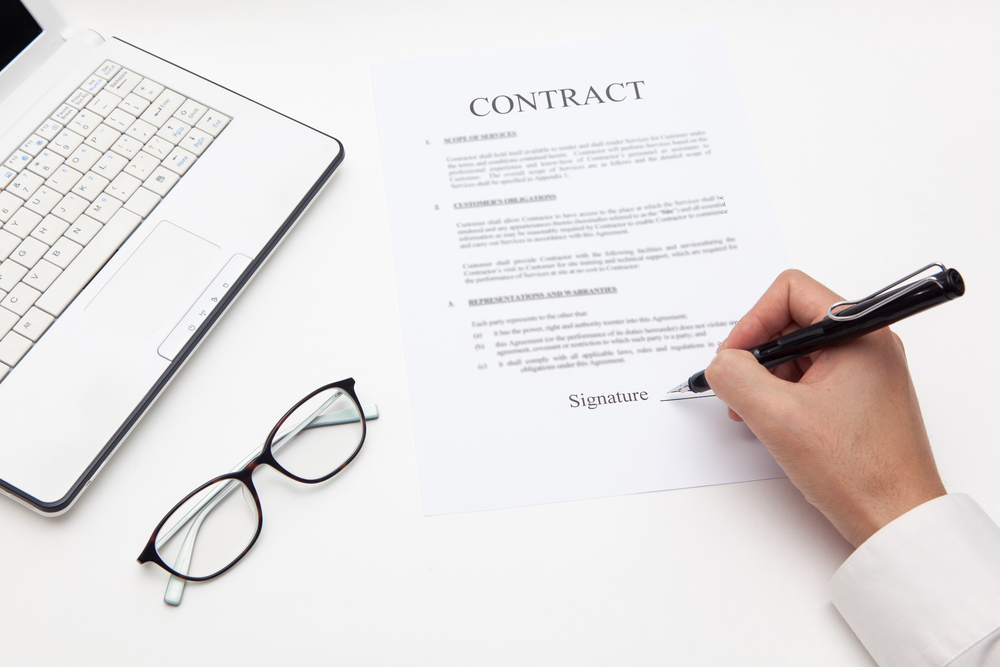 sign contract before working