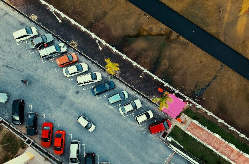 6 Parking Lot Safety Tips for Businesses
